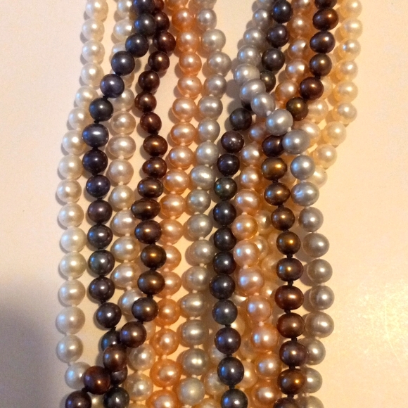 Set of 6 fresh water pearl necklaces. Multiple colors. - Picture 6 of 6